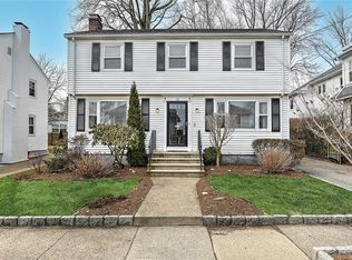 72 Oak Hill Ave, Pawtucket, RI 02860