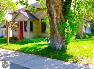 8615 S Maple City Rd, Maple City, MI 49664