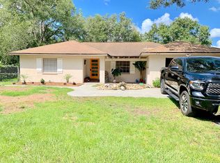 18506 Walker Rd, Lutz, FL 33549