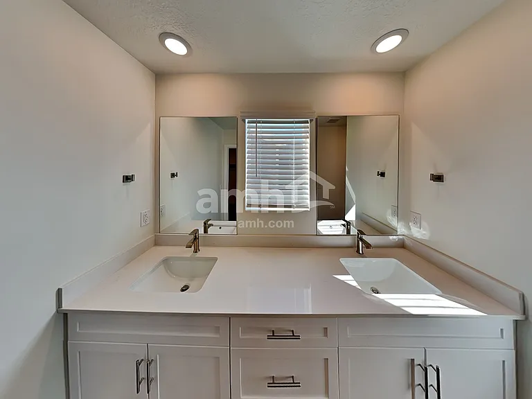 3558 N Caitlyn St — Photo 9