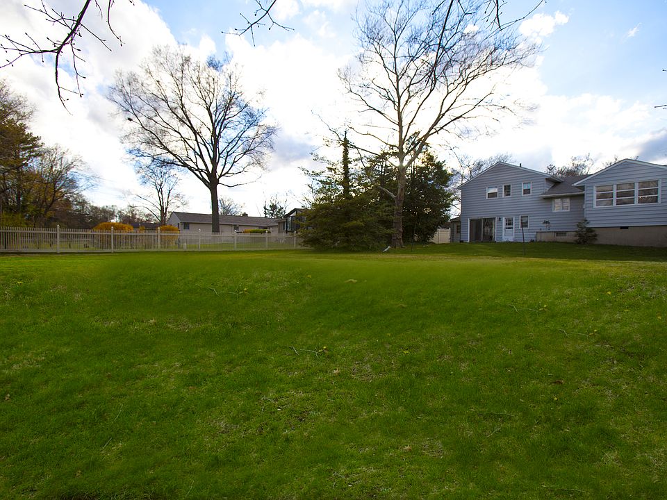 184x76 OVERSIZED LEVEL LOT