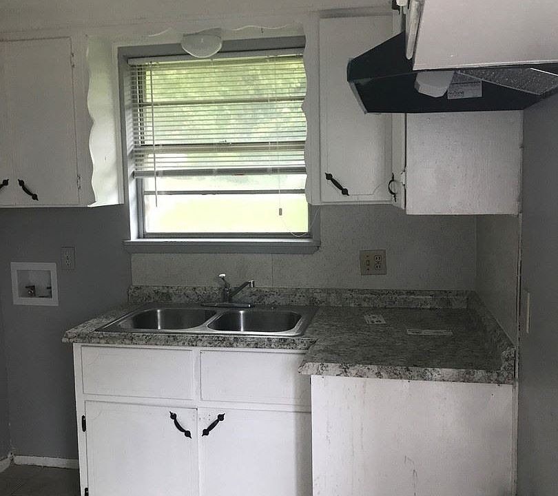2nd image of 831A W Monterey St