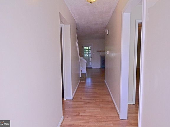 3rd image of 22426 Greenview Ct