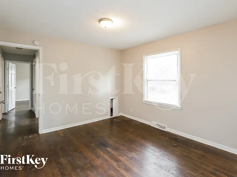 1403 NE 67th Pl — Photo 12