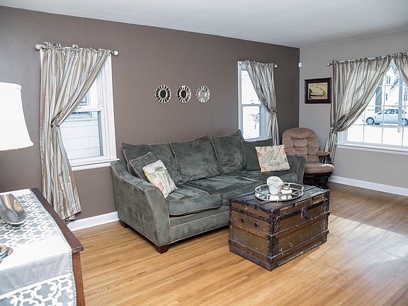 2nd image of 7926 W Lorraine Pl