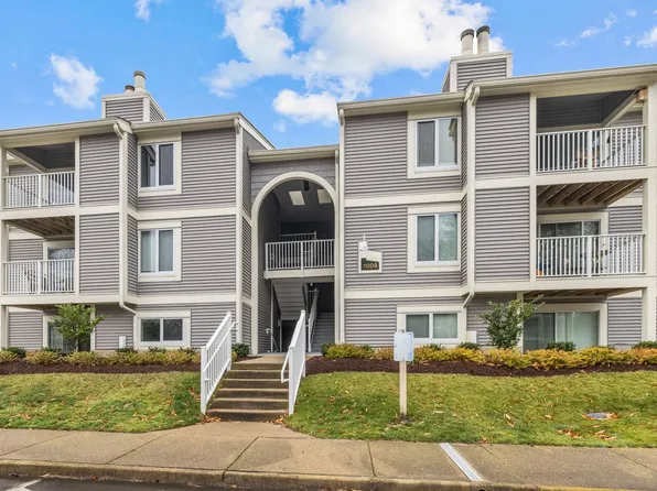 1009 Autumn Woods Ln APT 109, Virginia Beach, VA 23454
