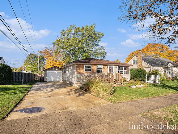 4th image of 658 Van Raalte Ave