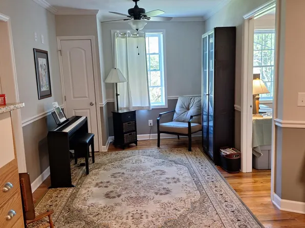 23 E 2nd St APT 2, West Jefferson, NC 28694