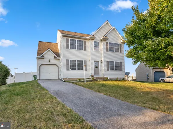 3968 Lyn Cir, Dover, PA 17315