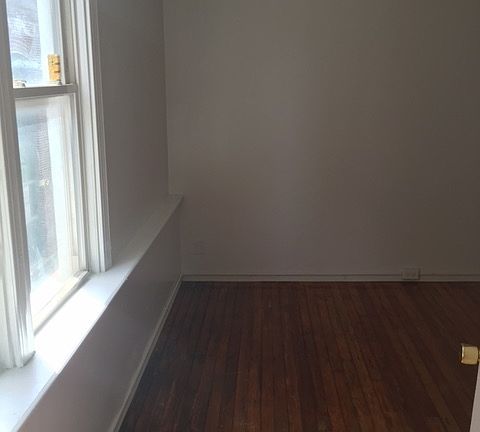 4th image of 122 S Pershing Ave Fl 3