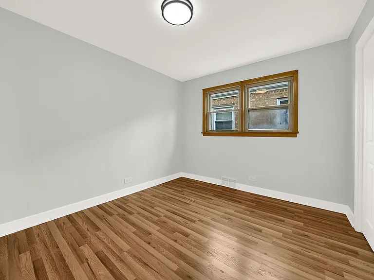 6354 S Austin Ave — Photo 10