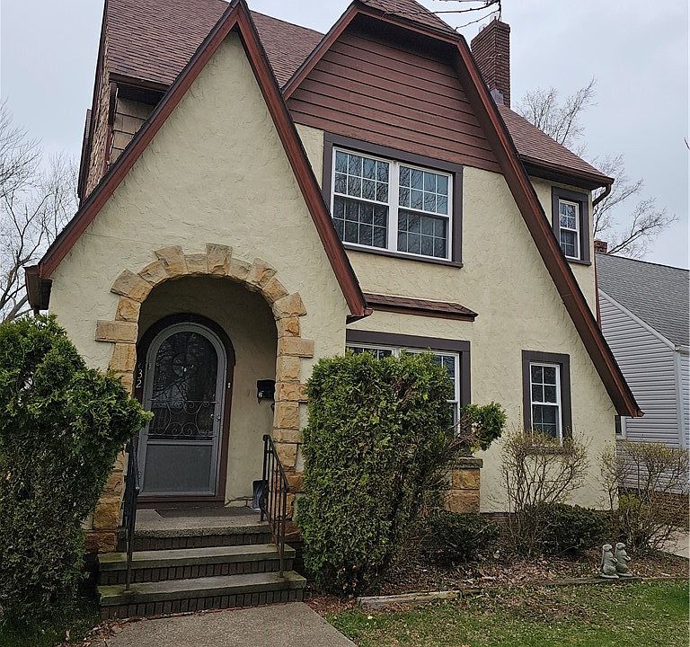 1st image of 832 Hoover Rd