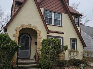 832 Hoover Rd, Cleveland, OH 44119