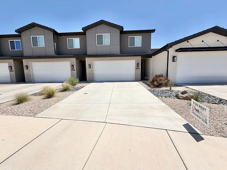 3934 E Fossil Way — Photo 1