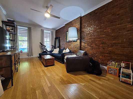 1st image of 540 Henry St APT 1
