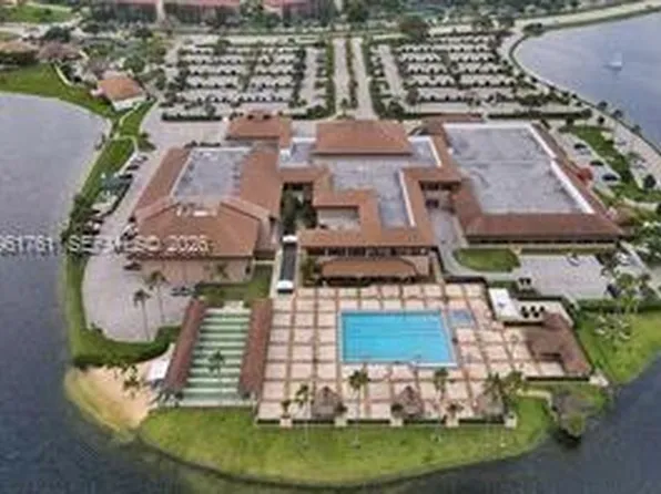 13255 SW 16th Ct, Hollywood, FL 33027