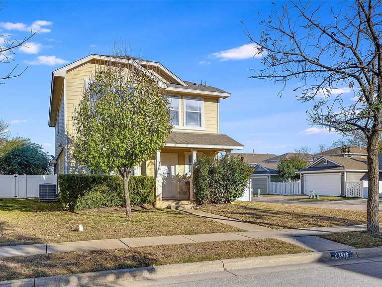 1410 Davis Mountain Loop — Photo 1