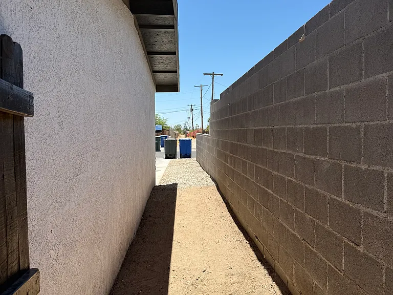 1050 W Rosewood Dr — Photo 29