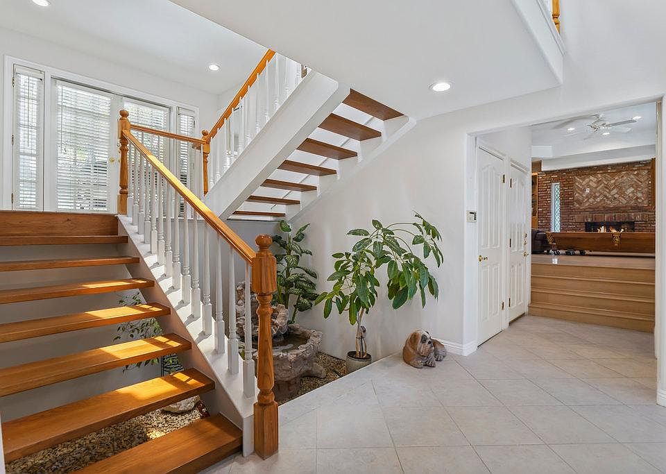 23036 Cass Ave Woodland Hills, CA Zillow Apartments for Rent in