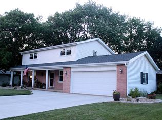 367 E Hazelwood St, Morton, IL