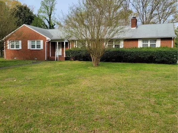 12500 Easy St, Chester, VA 23831