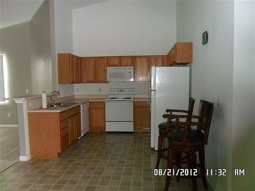 3rd image of 14490 Vauxhall Dr