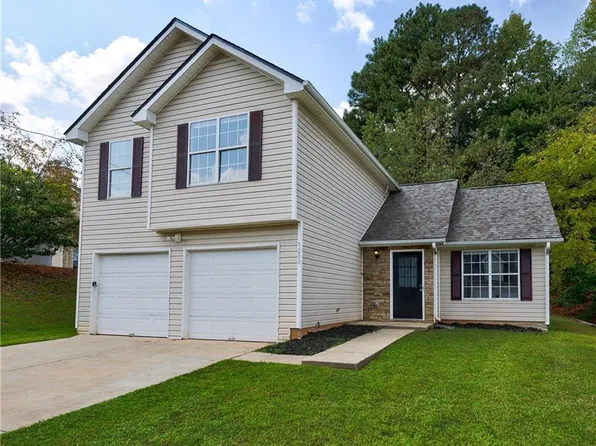 7200 Mahogany Dr, Fairburn, GA 30213