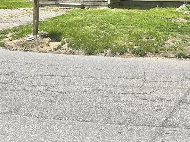 Comfortable parking available with nice clean 2br 1 bath apartments just off the beaten path of route 60 on the 4 lane by the Kanawha River.