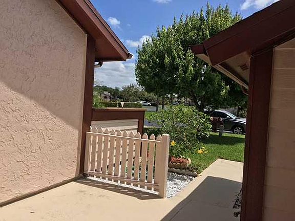 5th image of 1461 SE Berwick Ct
