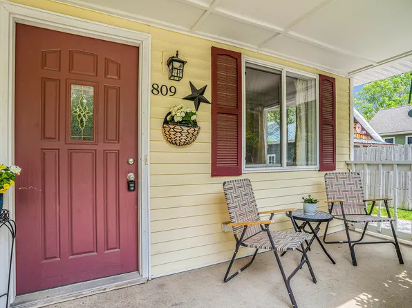 809 Phillips St, South Haven, MI 49090