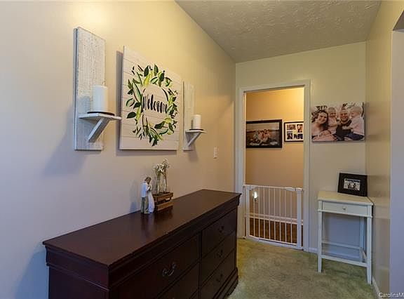 4th image of 317 Somerset Dr