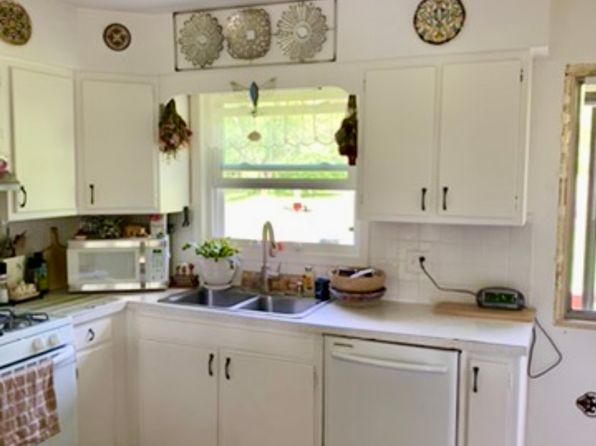 467 Troy Rd #1