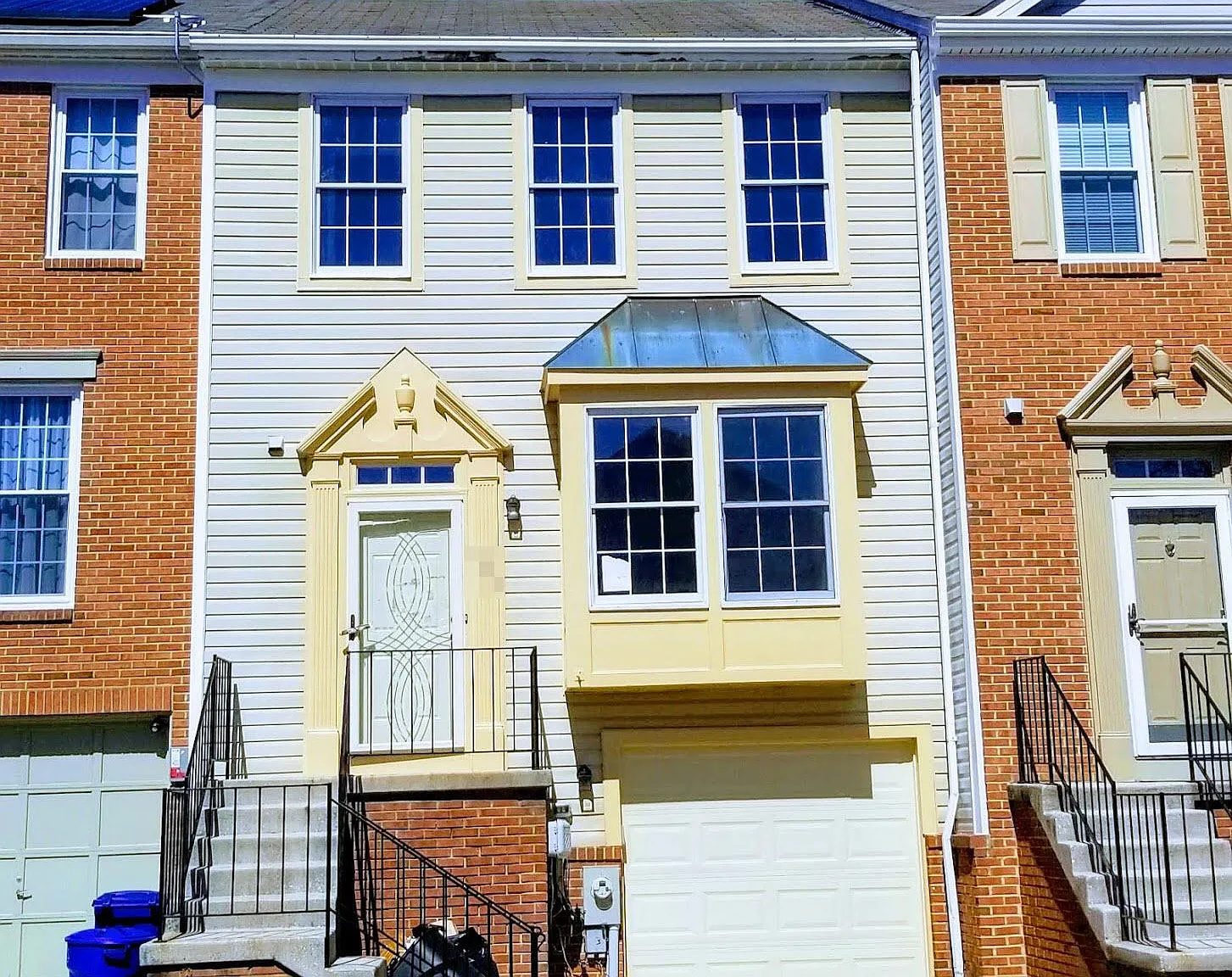 445 Woodhill Dr — Photo 1