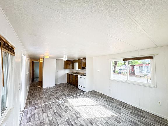 3rd image of 2055 Greensprings Dr Unit 19A