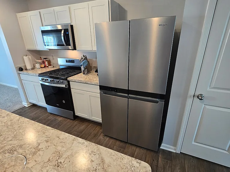 3806 Bissel Dr — Photo 11