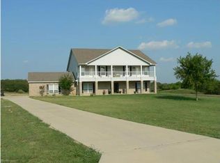 121 Mustang Springs Cir, Sunset, TX 76270