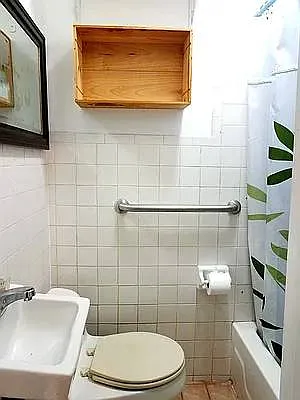 Rented by Voro Purple LLC | media 40