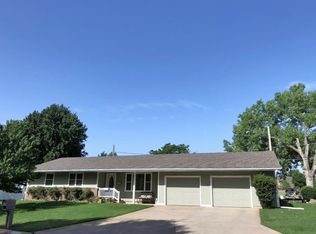 520 Circle Dr, Wellington, KS 67152