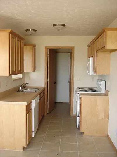 750 Olive St — Photo 2