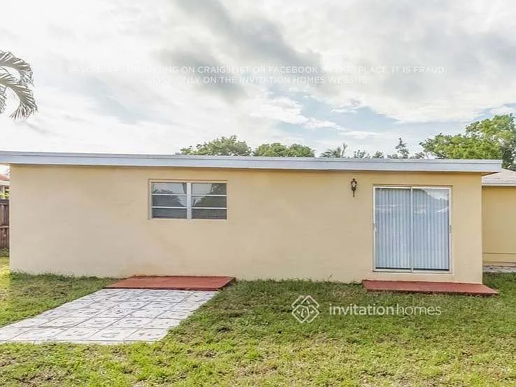 4825 NW 189th Ter Miami Gardens, FL 33055 — Photo 4