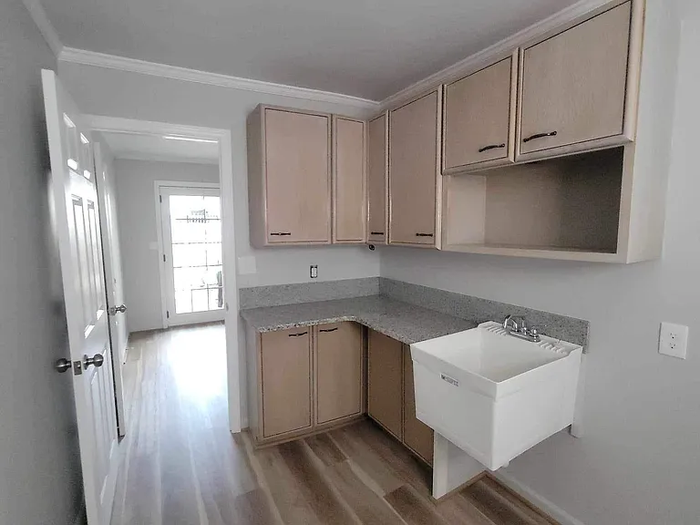 414 Otteray Ave — Photo 8