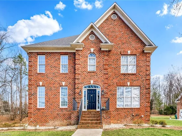 1869 Curraghmore Rd, Clemmons, NC 27012
