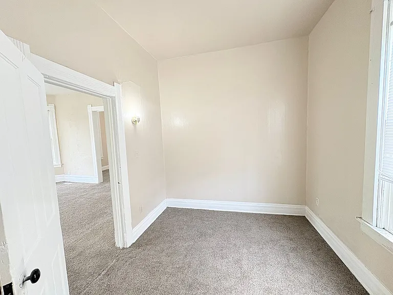 837 Avondale Ave — Photo 12