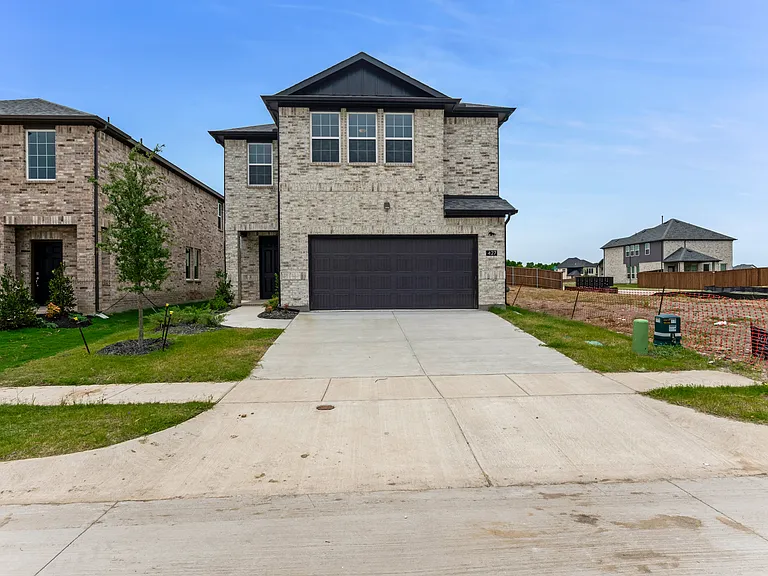 427 Magellan Rd — Photo 2