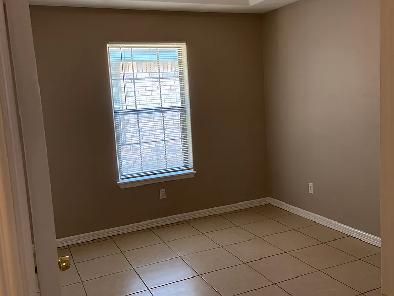 2105 Aruba Dr #3 — Photo 7