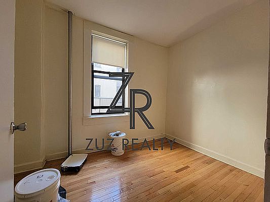 4th image of 552 Parkside Ave #C6