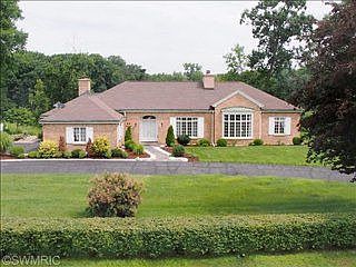 1st image of 34 Lakeside Dr