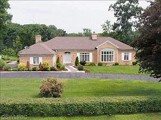 34 Lakeside Dr photo 1