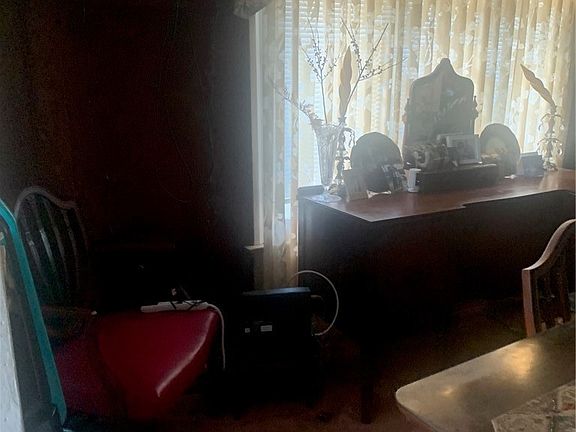 4th image of 1567 La Salle Ave