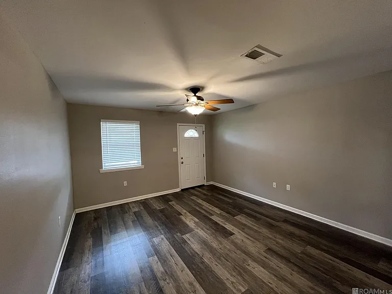 139 Hickory St — Photo 2